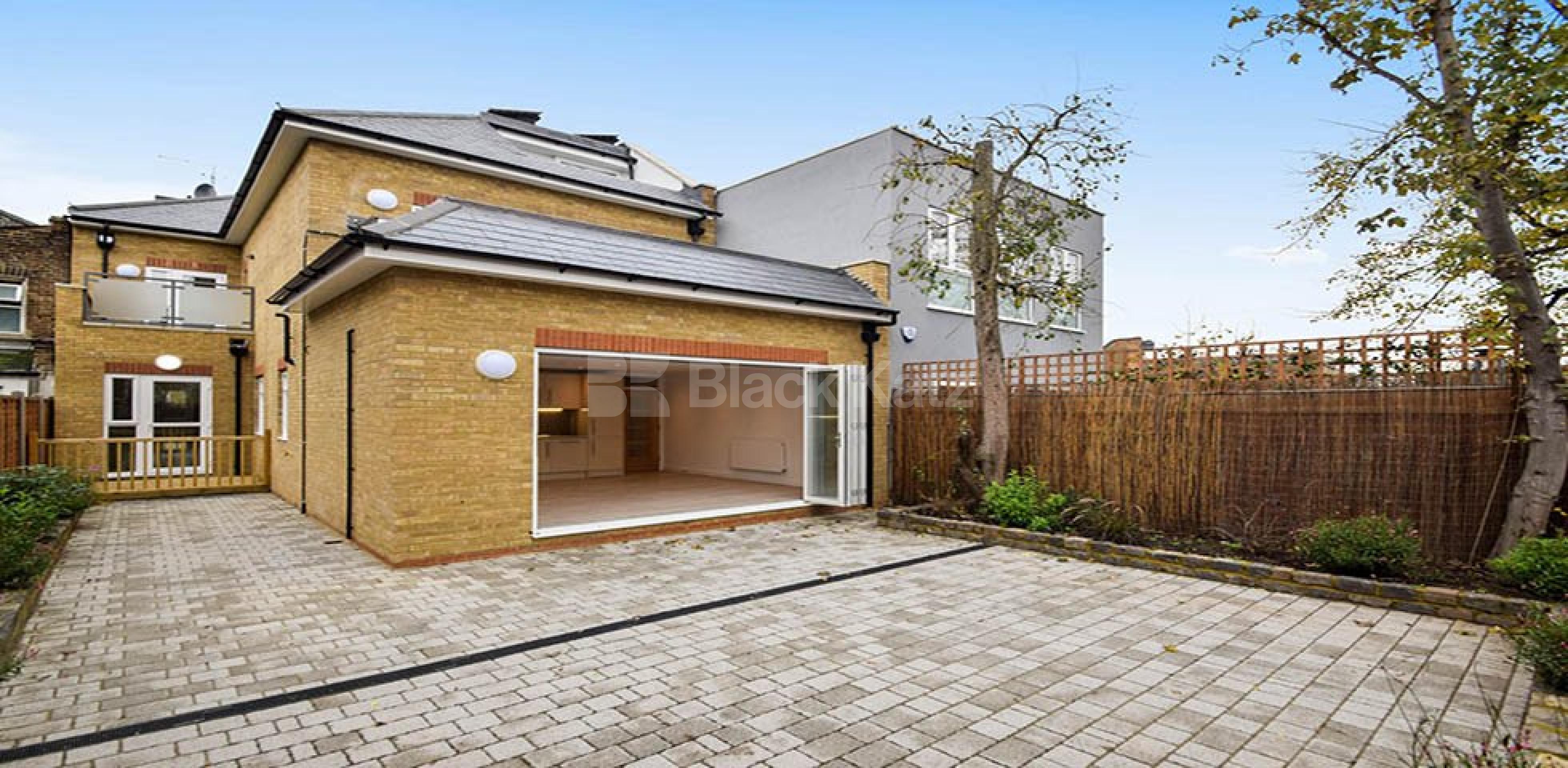 			3 Bedroom, 1 bath, 1 reception Apartment			 Avenue road, Seven Sisters N15